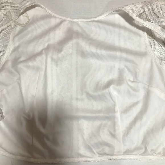 Trendy J's Women's Large Long Sleeve ‎ White Lace Top - Picture 11 of 11